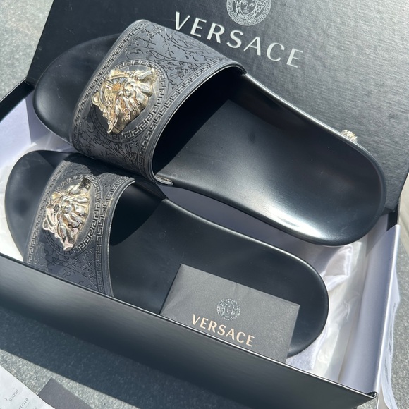 Versace Women's Black Gold Medusa Palazzo Sandals Slides size 40 - Picture 13 of 14